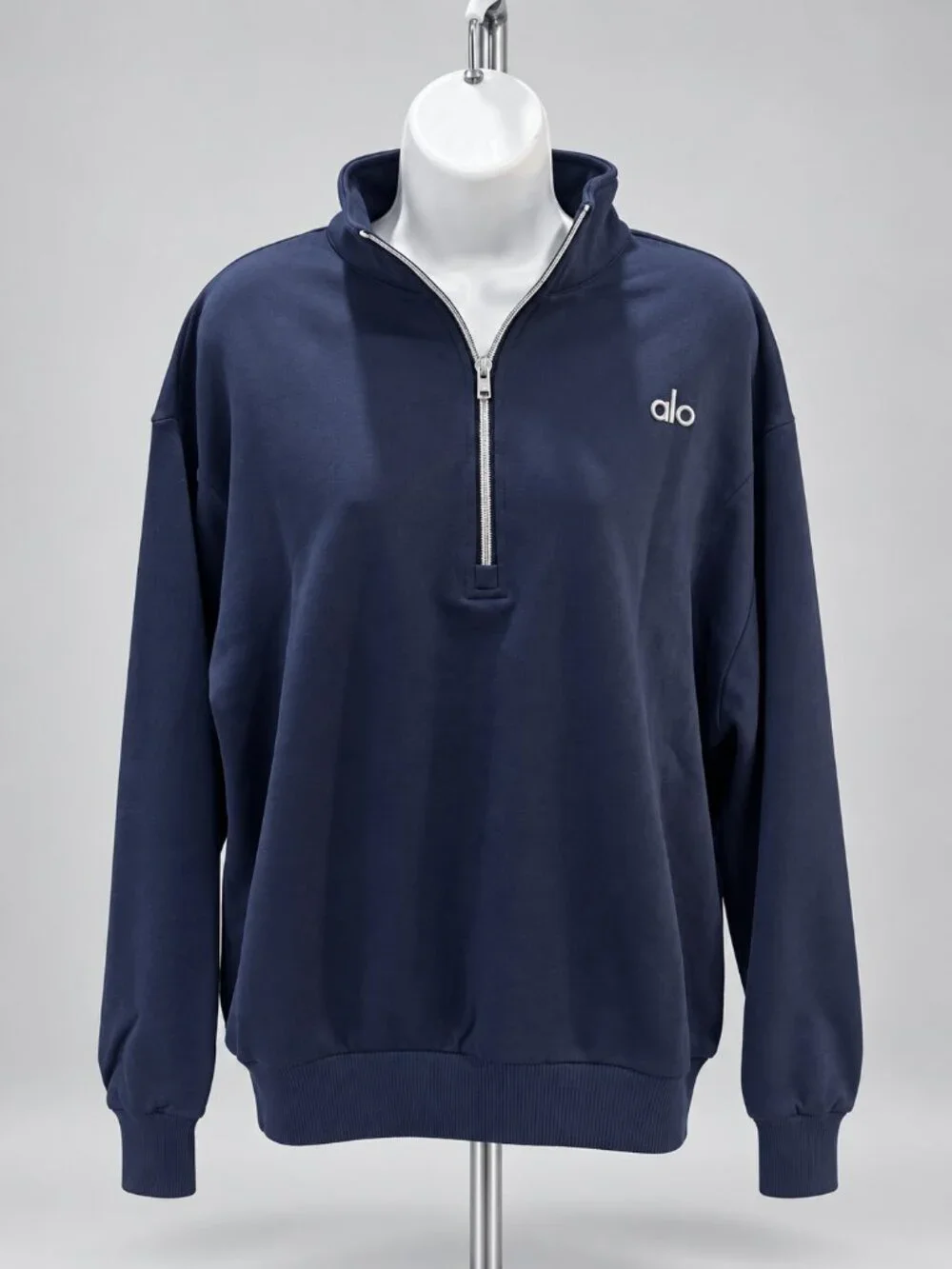 Alo Yoga Accolade Navy Blue 1/4 Zip Pullover Sweatshirt Silver Logo